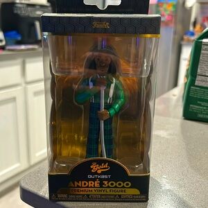 Gold funko andre 3000